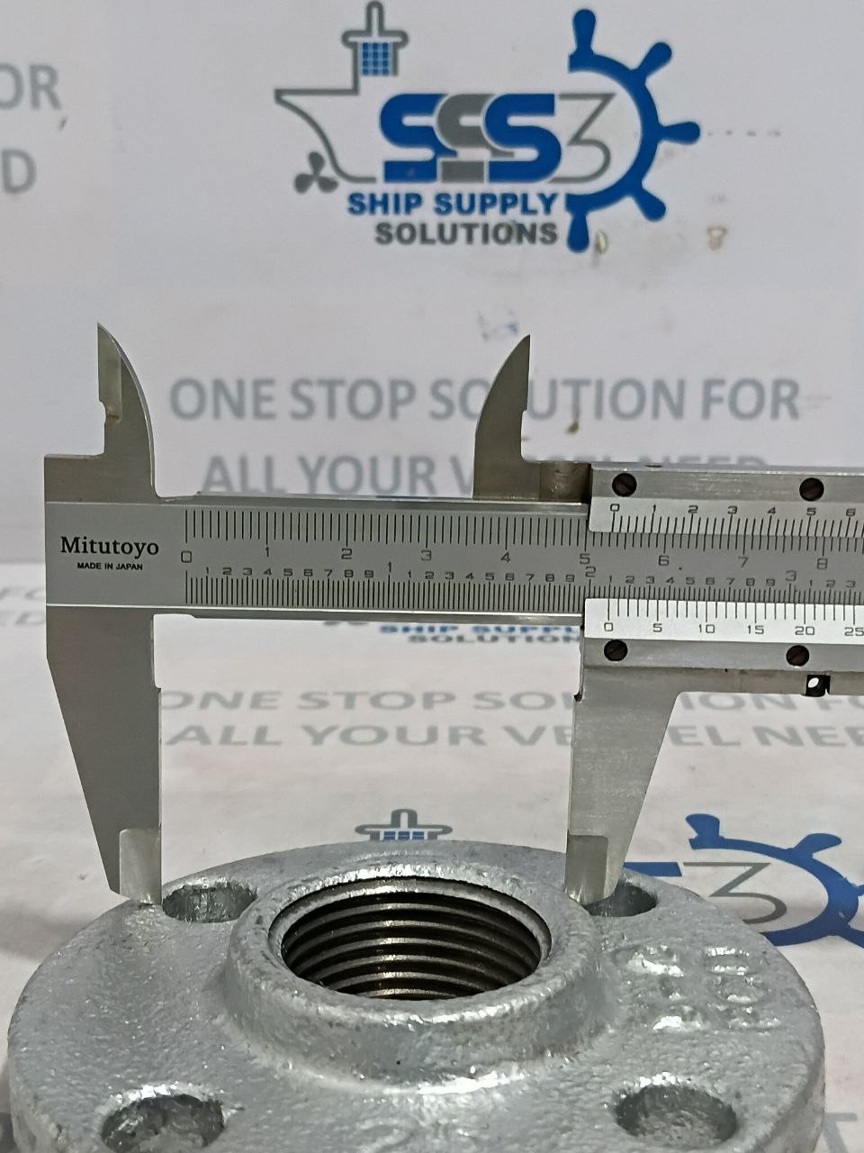 Galvanized Malleable Iron Floor Flange 3/4″ BSP Threaded 4 Bolt Pipe Flange