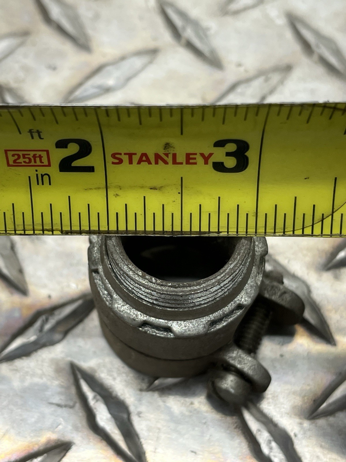 LOT OF 20 – – HALEX AND UNBRANDED Squeeze Connector 3/4″ Straight Conduit