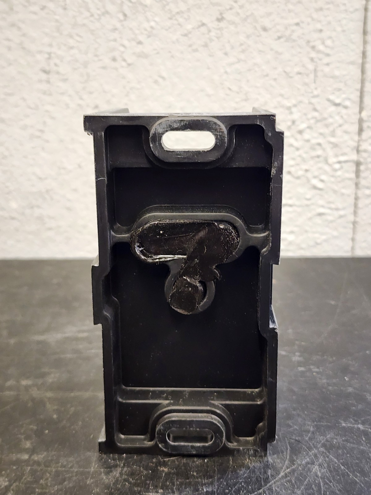 Nsi Industries AL-R2-K6 4 Awg To 500 Mcm 8-Terminal Black Aluminum Power Block