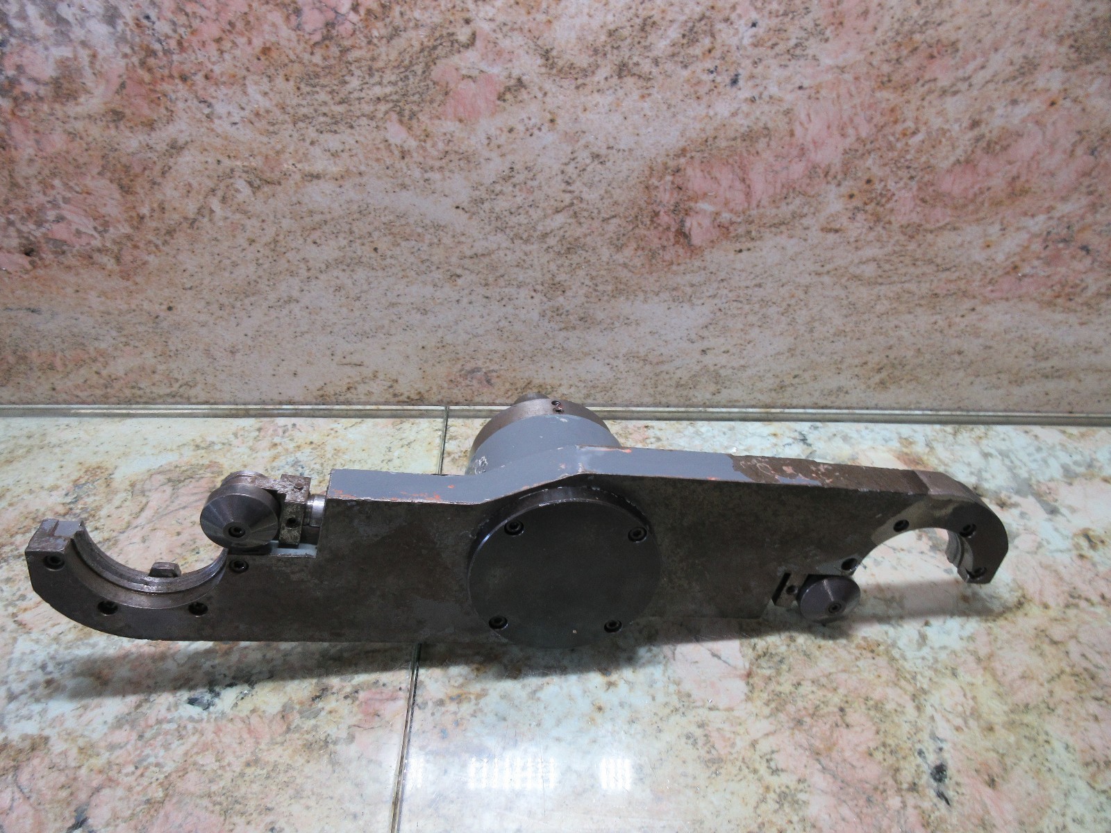 SHIZUOKA B-10V CNC VERTICAL MILL CAT 45 ATC TOOL CHANGER ARM CAROUSEL