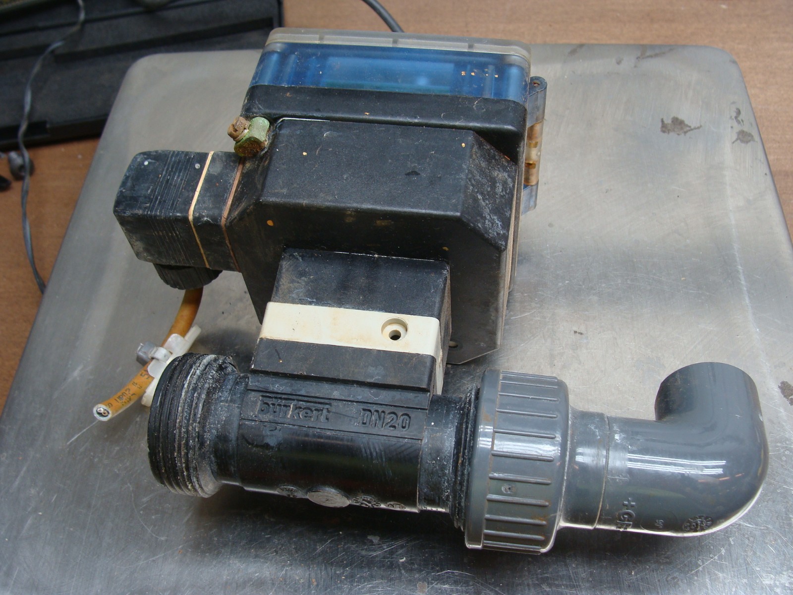 BURKERT FLOW CONTROL SENSOR 00437973 SE35/8035 COIL INDUCTION W/DN20 VALVE