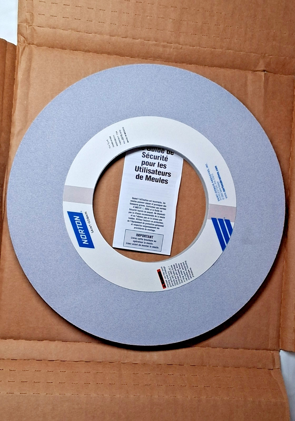 Norton Aluminum Oxide Grinding Wheel 80 Grit 12″ Dia 1/2″ Thick 5″ 66253262111