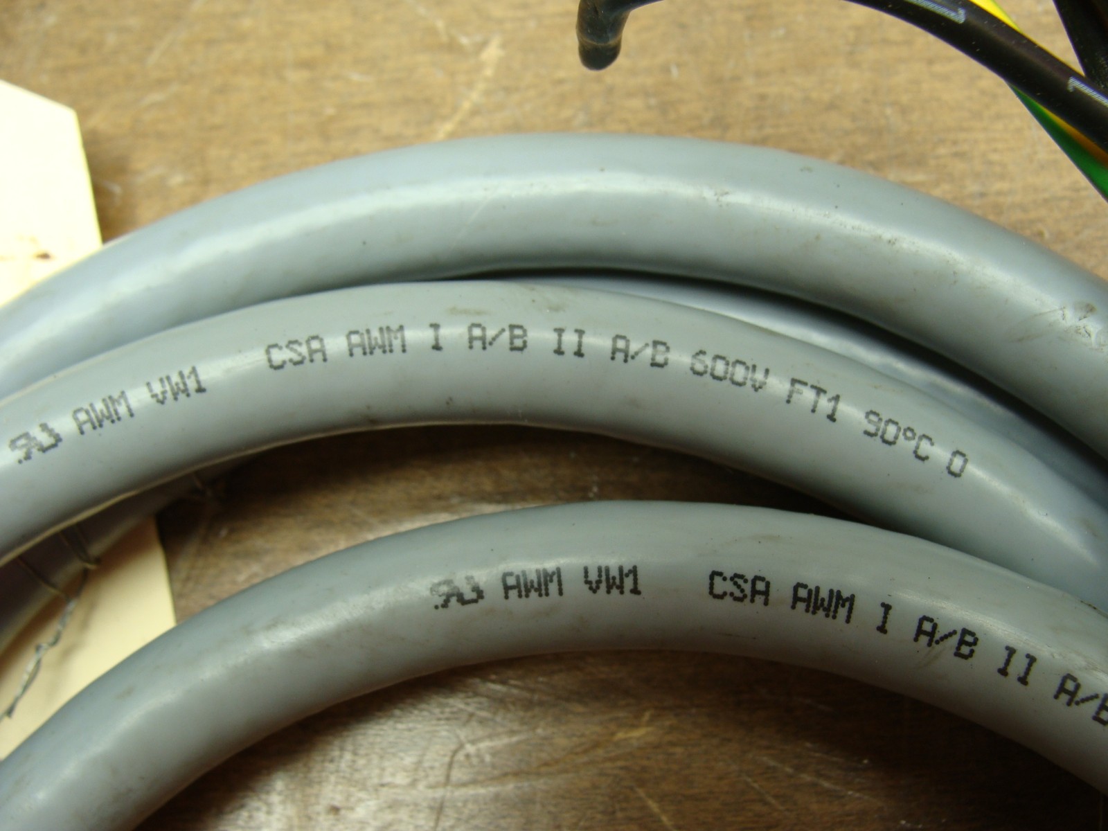 LAPP OLFLEX INDUSTRIAL CONTROL CABLE H05VVC4V5-K 14AWG 600V 8 FEET