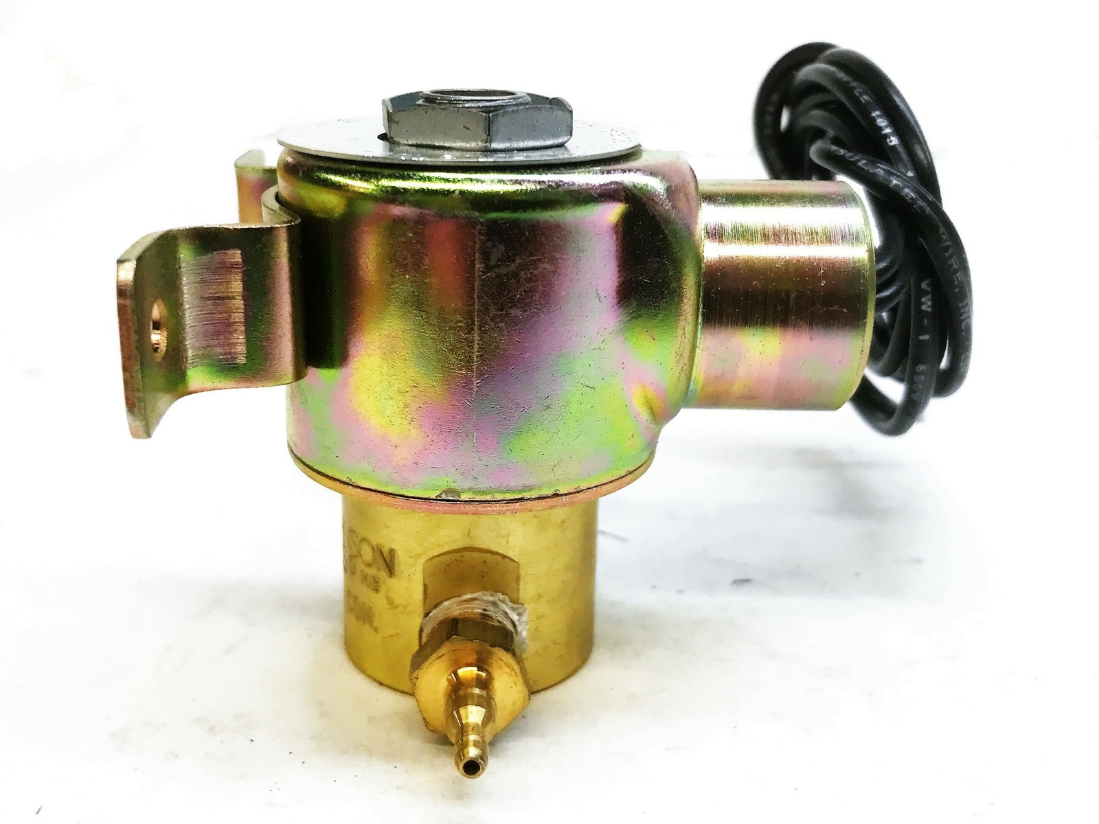 Johnson Controls 110/120 Volt 3-Way Solenoid Air Valve V-2410-2 NOS