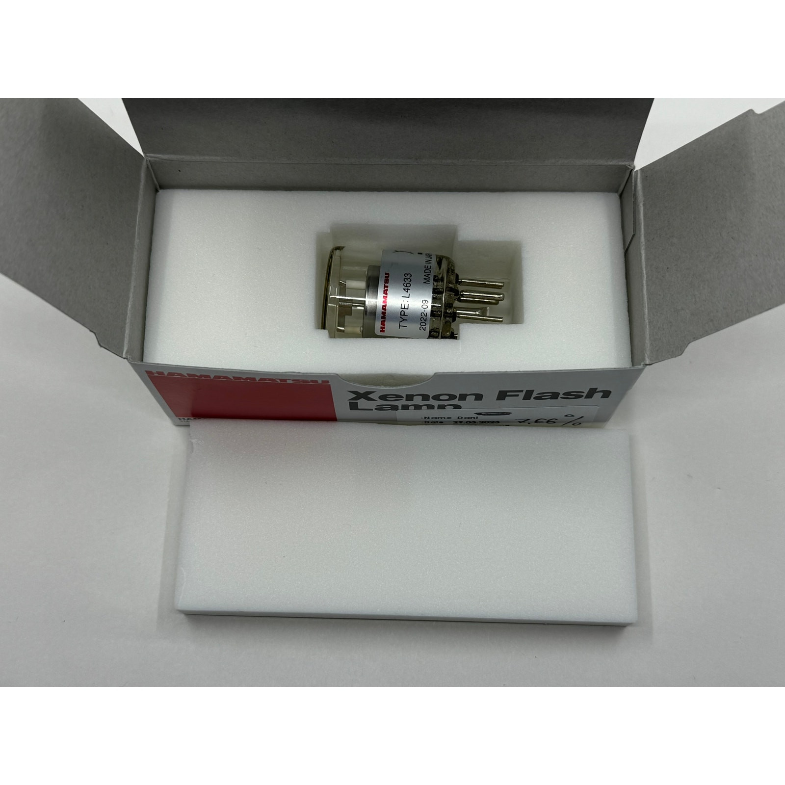 Used Hamamatsu L4633-01 Xenon Flash Lamp