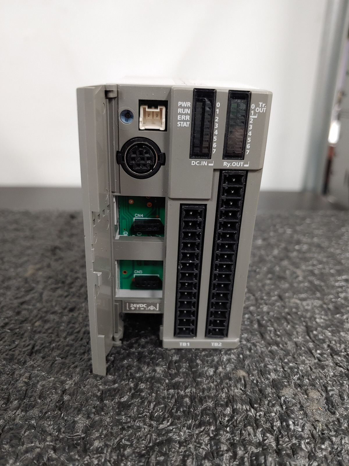 IDEC MICROSMART PENTRA FC5A-D16RS1 PLC 16I/O CPU Relay/Src Output Module