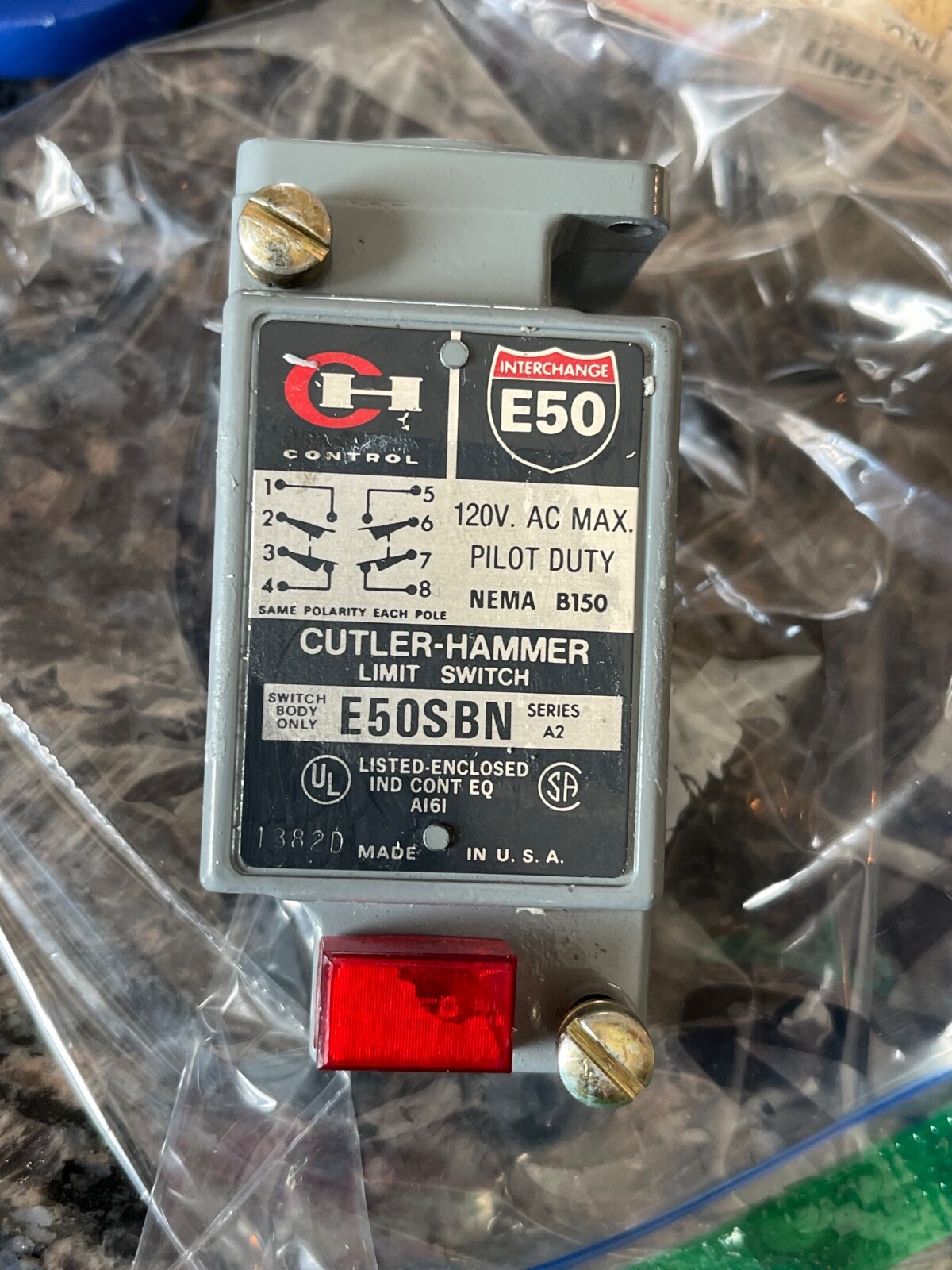 CUTLER HAMMER E50SBN LIMIT SWITCH BODY 2NO/2NC 120V LIGHT SERIES A3