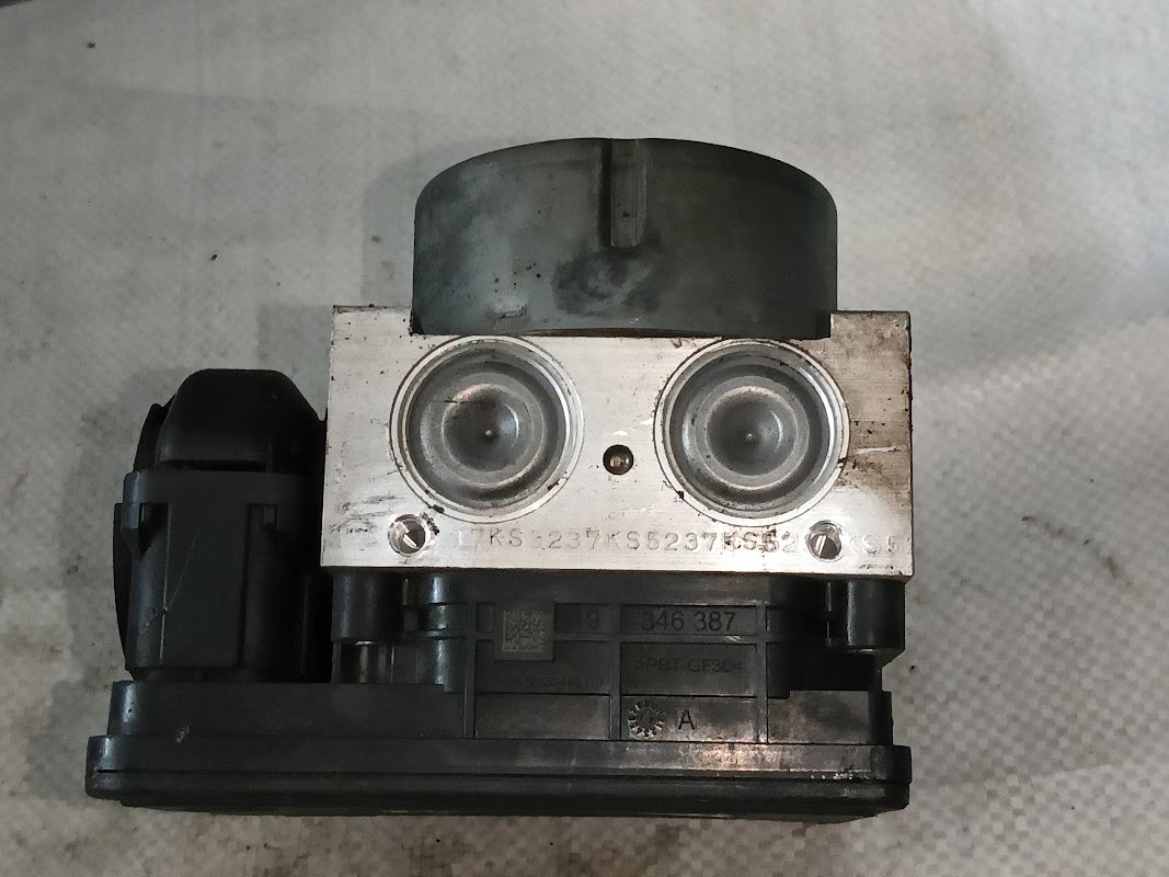 Mazda ER100 Mazda 28.5158-8500.3 ATE ESC ABS Pump Controller 06.2109-7327.3