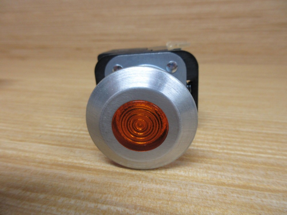 Allen Bradley 800T-FXQH2AA Amber Button W/ 800TC-N374, 800T-XA (Pack of 3)