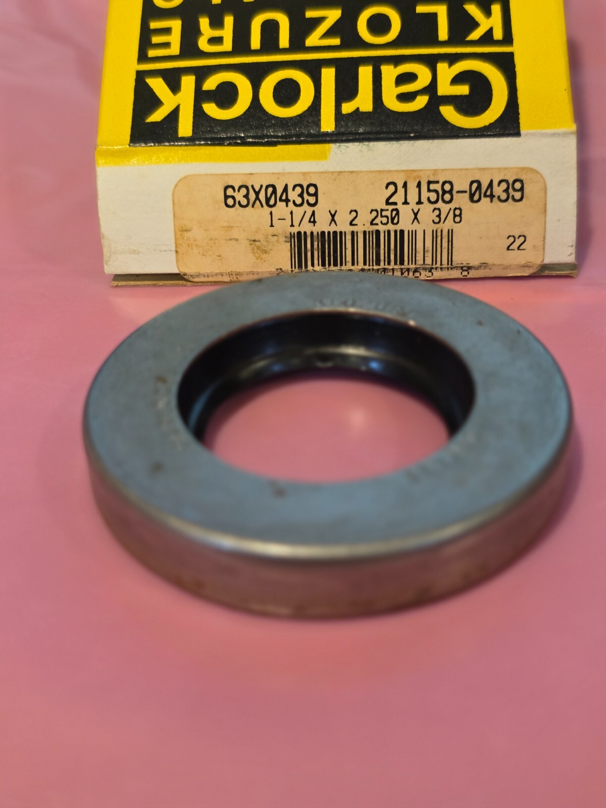 Garlock Klozure 21158-0439 Oil Seal NOS Free shipping