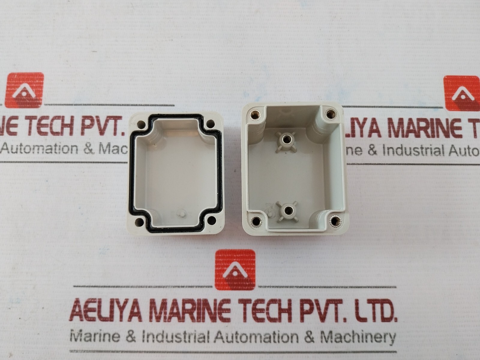 D.S.E. HI BOX ABS AH250V F Unique Box (Sus Draw Latch) LF.T3.15AH 250V P