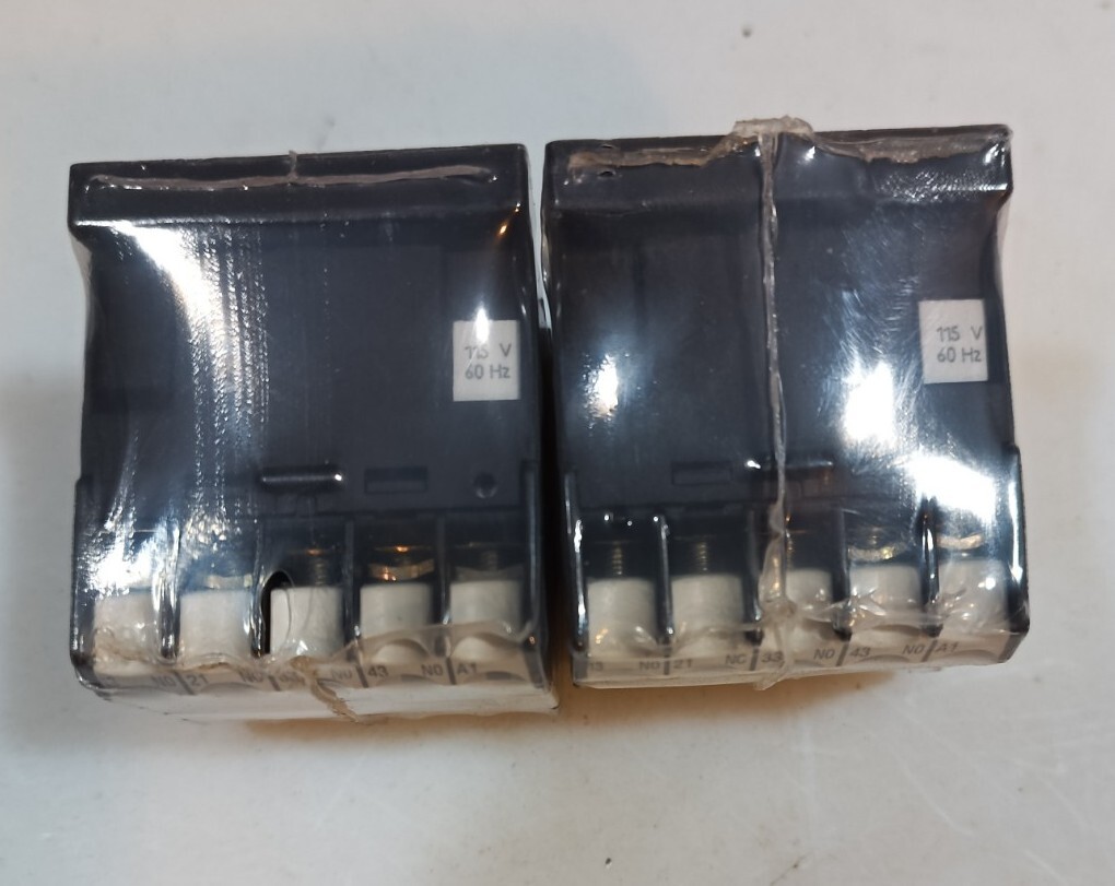 2-MOELLER ER-31E Contactors/ Overload Relays (5-Pole)-(115V-Coil)-(10-Amp)