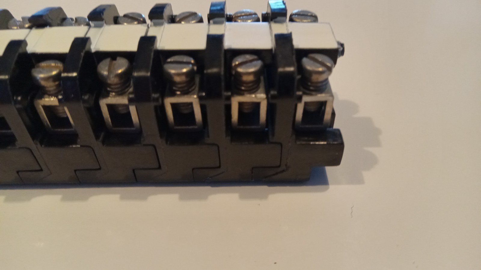 100 PC Buchanan Medium Duty 524 Flat base Sectional Terminal Blocks 300V Max NOS