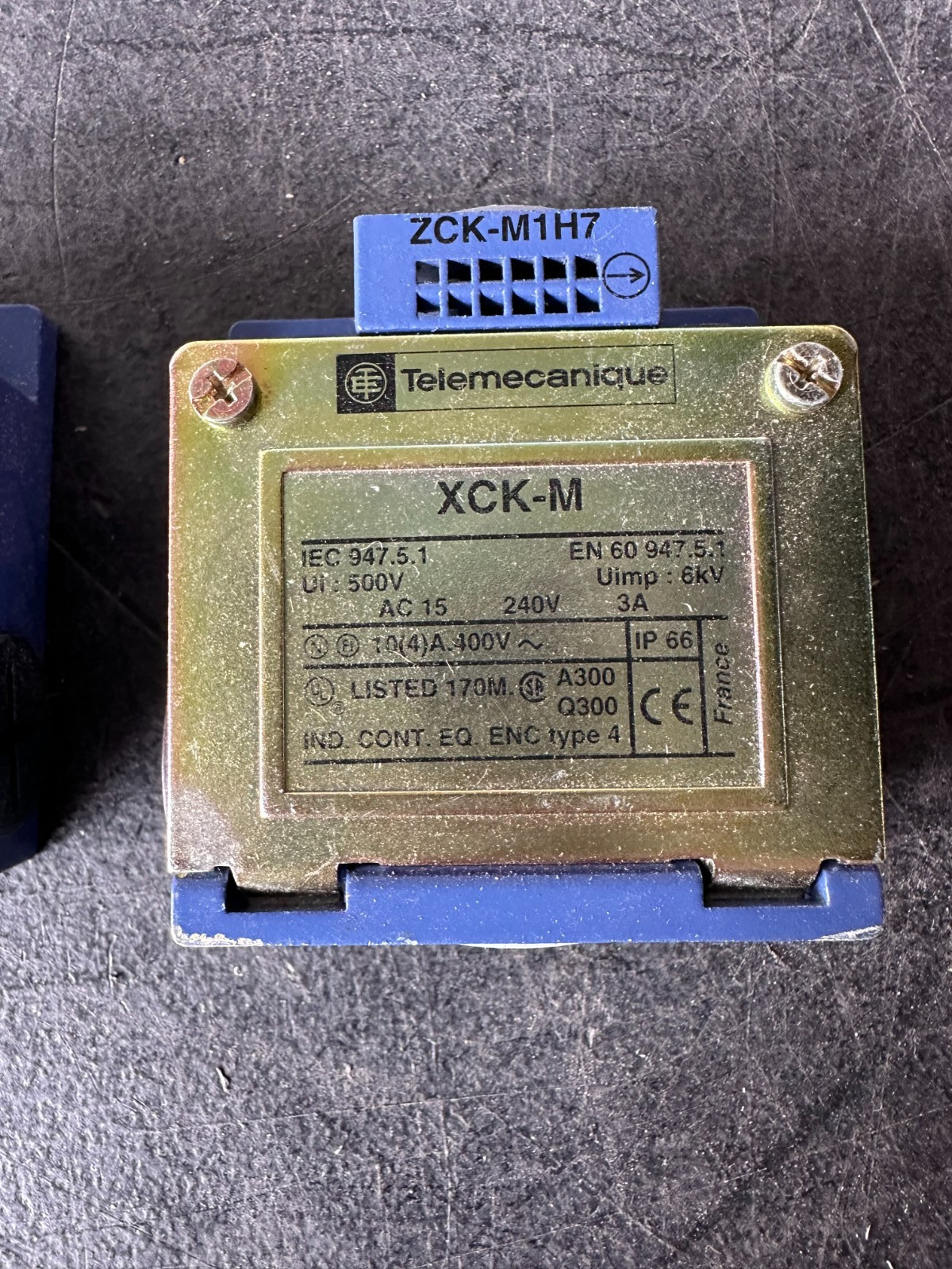 NEW PAIR TELEMECANIQUE XCK-M SWITCH
