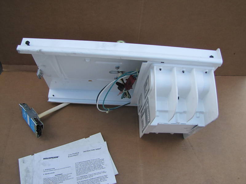 NEW HOLOPHANE BALLAST ASSEMBY LP2A25LHP27Y966G