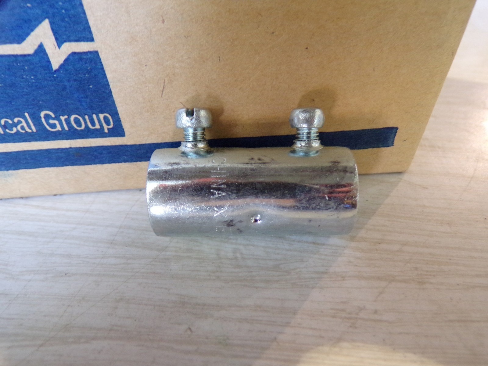 NEW EGS 5050S 1/2″ EMT Coupling, Box of 13 *FREE SHIPPING*