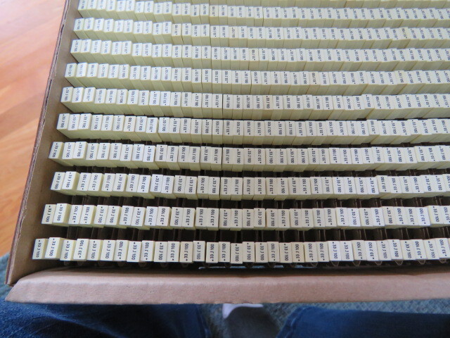 KEMET/ARCOTRONICS R82EC3330DQ70J Qty of 100 per Lot 0.33 �F Film Capacitor 63V
