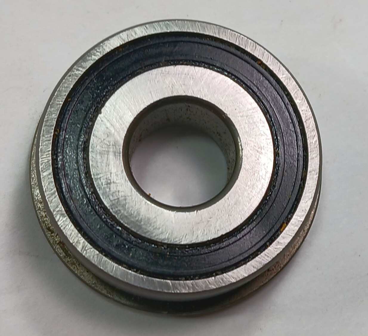 1 NEW HSB F6202-2RS FLANGED DEEP GROOVE BALL BEARING NNB ***MAKE OFFER***