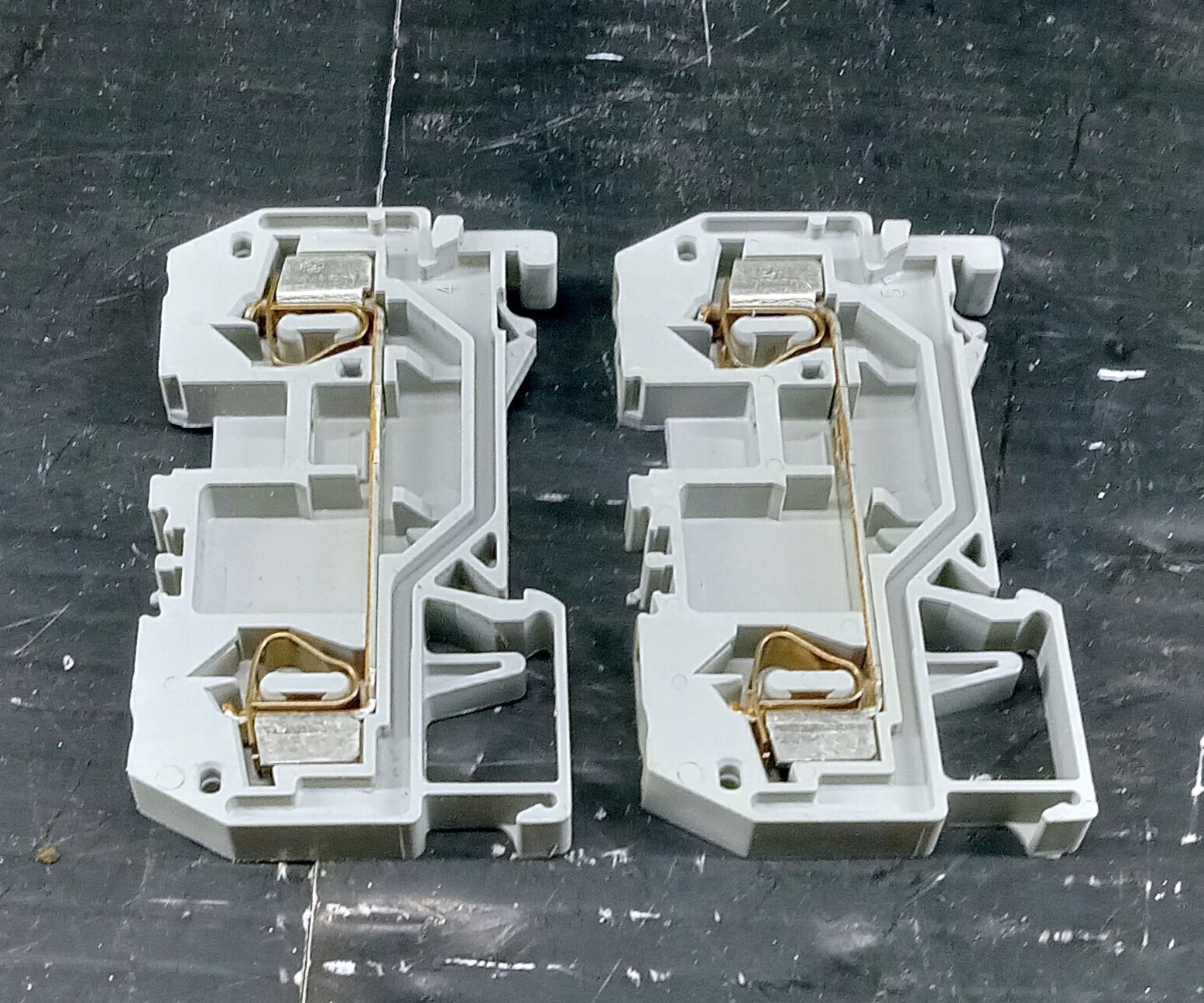 2 NEW WAGO 281 IEC 60947-7-1 800V 4MM TERMINAL BLOCK NNB ***MAKE OFFER***