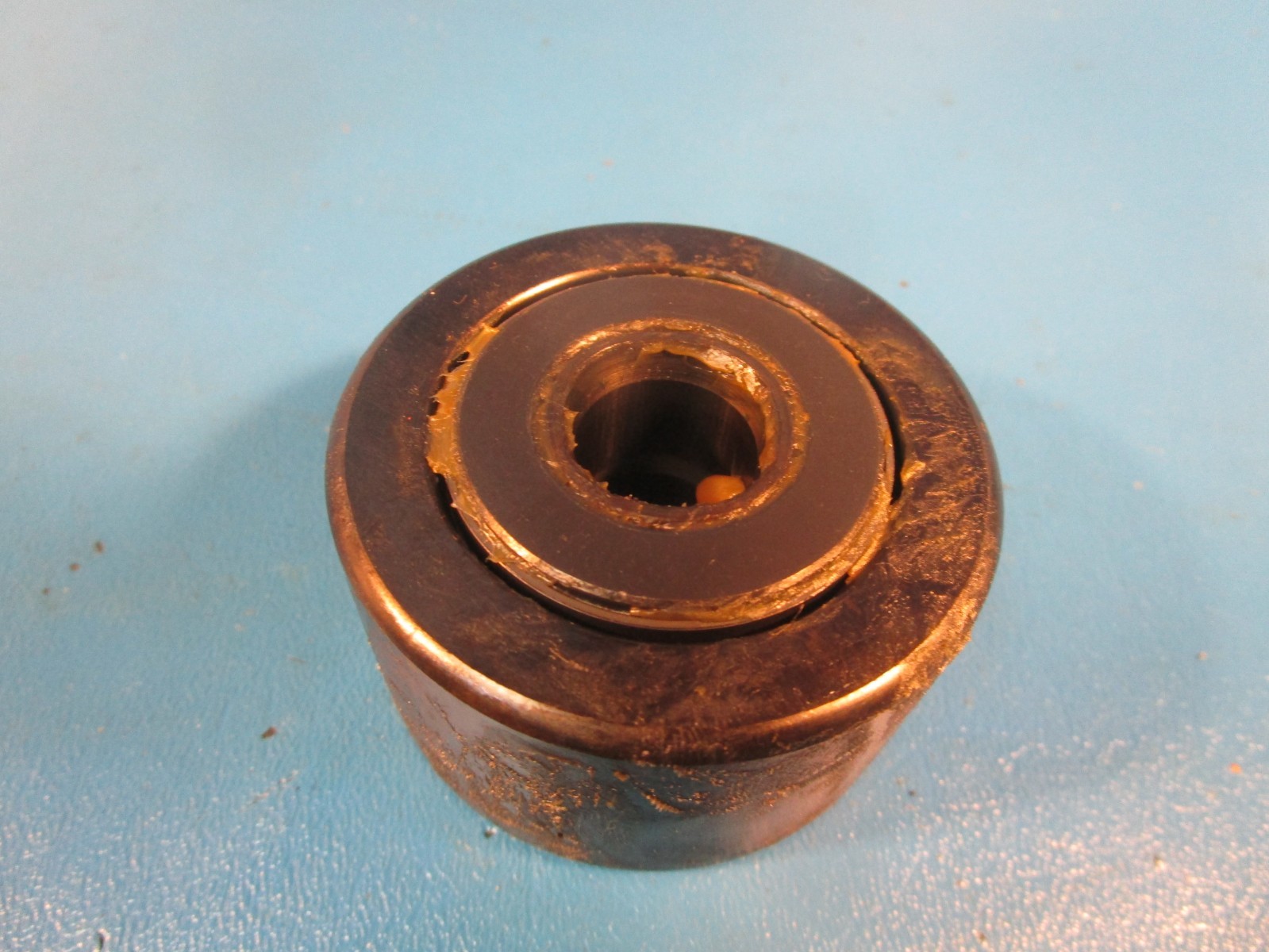 MCGILL CCYR 2 1/4 S, Crowned Yoke Roller, 2.25″ Roller Diameter, 5/8″ Bore, 1.25