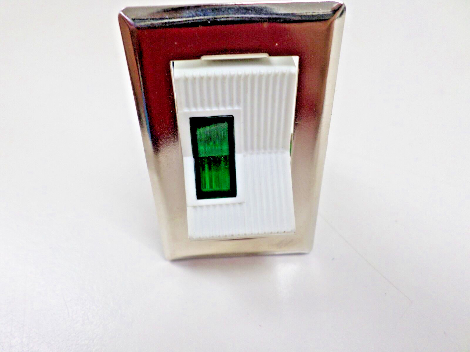 Cole Hersee 56300-08 Lighted Rocker Switch w/ Green Lens