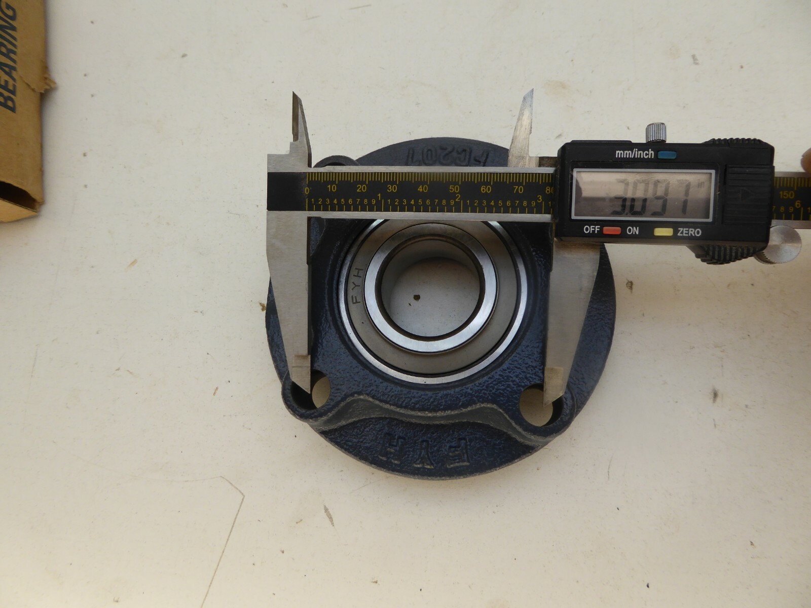 FYH UKFC207J 35mm FC207 4 Bolt MBE03114 NEW IN BOX