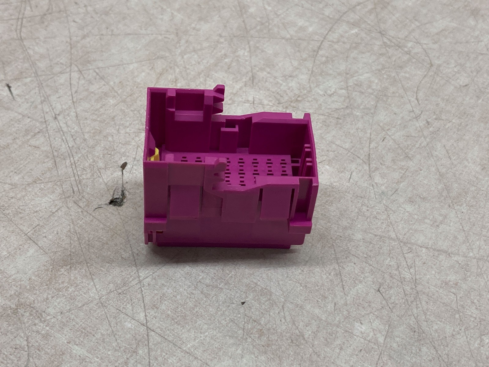 Lot of 20 TE Connectivity TAB HSG 36 Pos Assy Purple&Yellow Housing Automotive