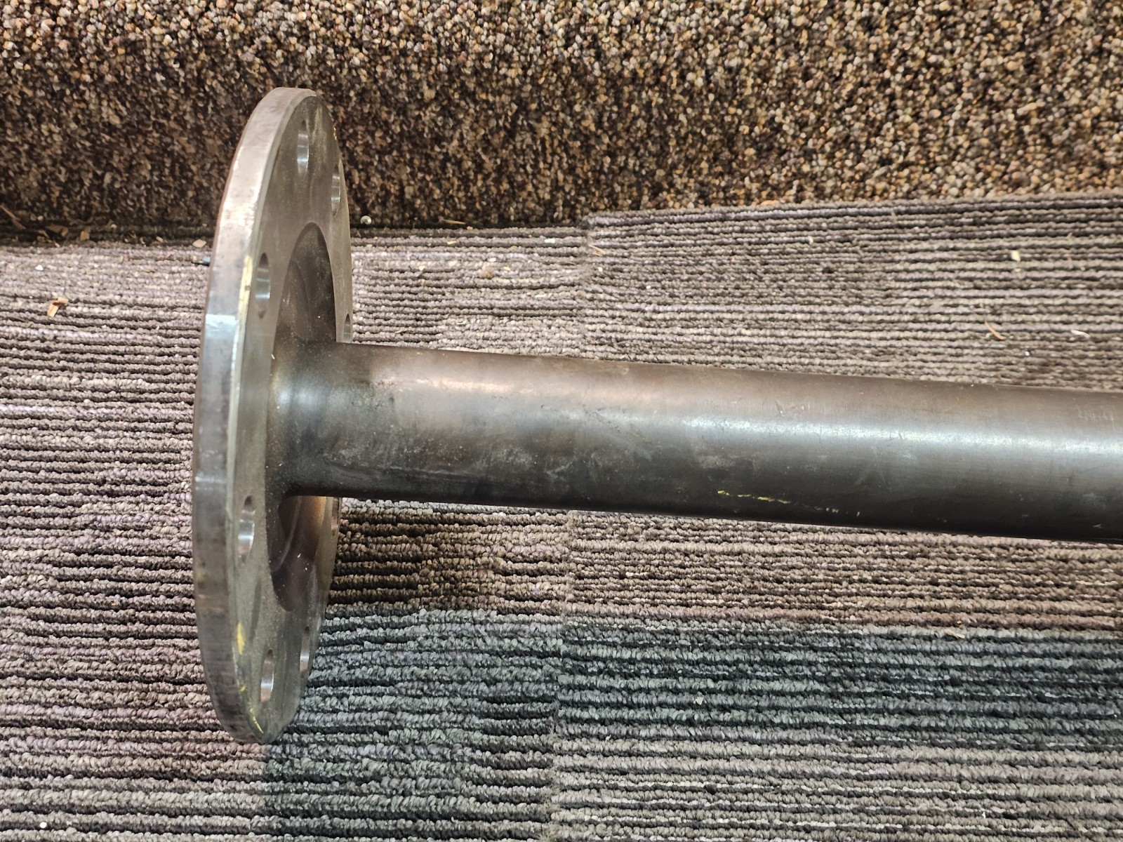 Meritor B110-9 45-inch Axle Shaft U9043 24105B.5 SIlver, 8-Bolt Hole Steel
