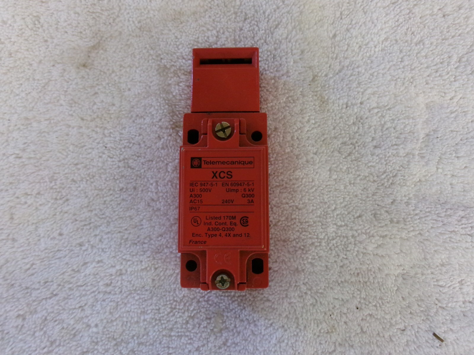 Telemecanique Limit Switch 240V 3A 6kV XCK-J….H7 Lot of 4