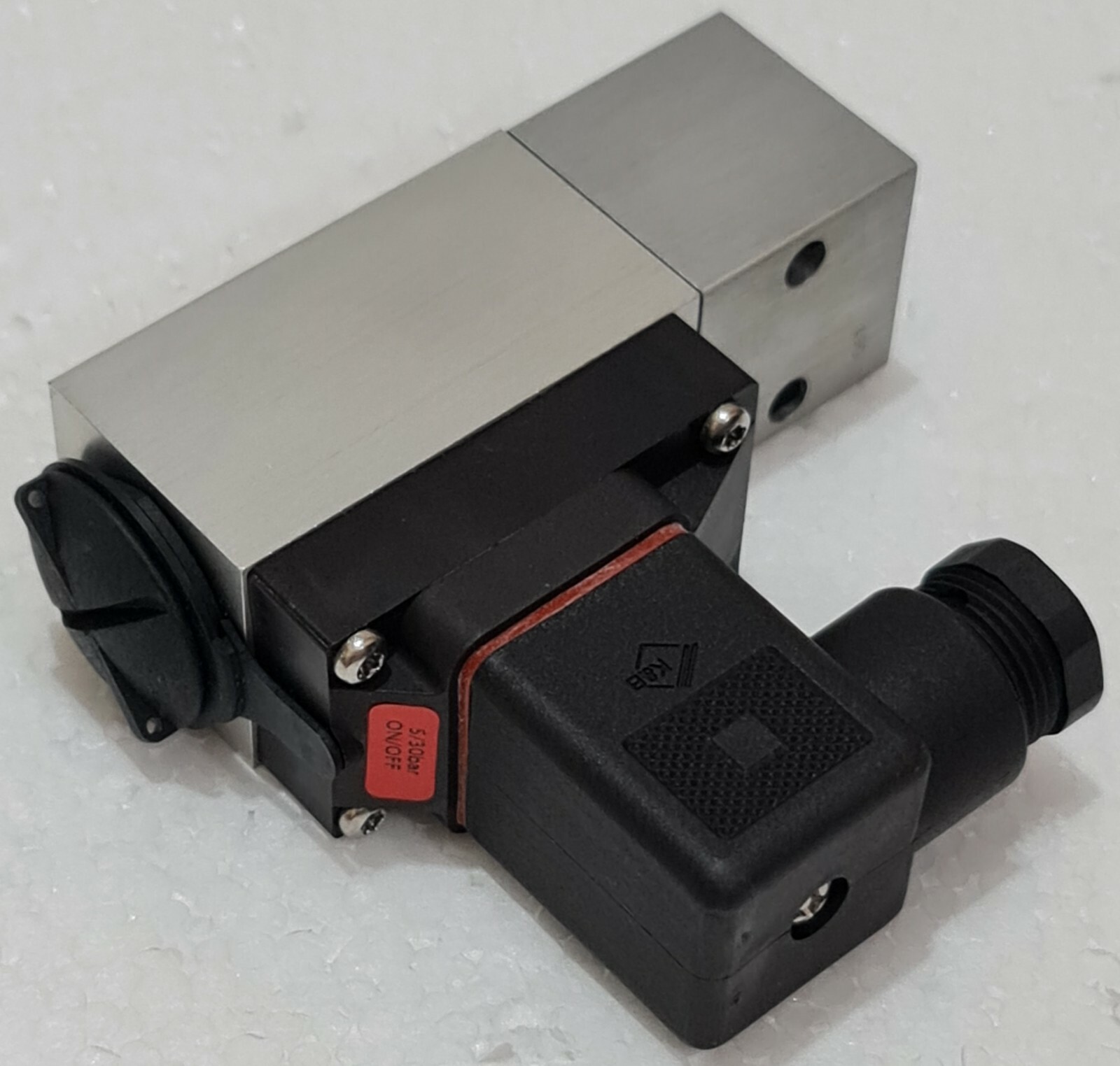 DANFOSS MBC5100 PRESSURE CONTROL SWITCH 5.00 BAR – 30.00 BAR 061B000366