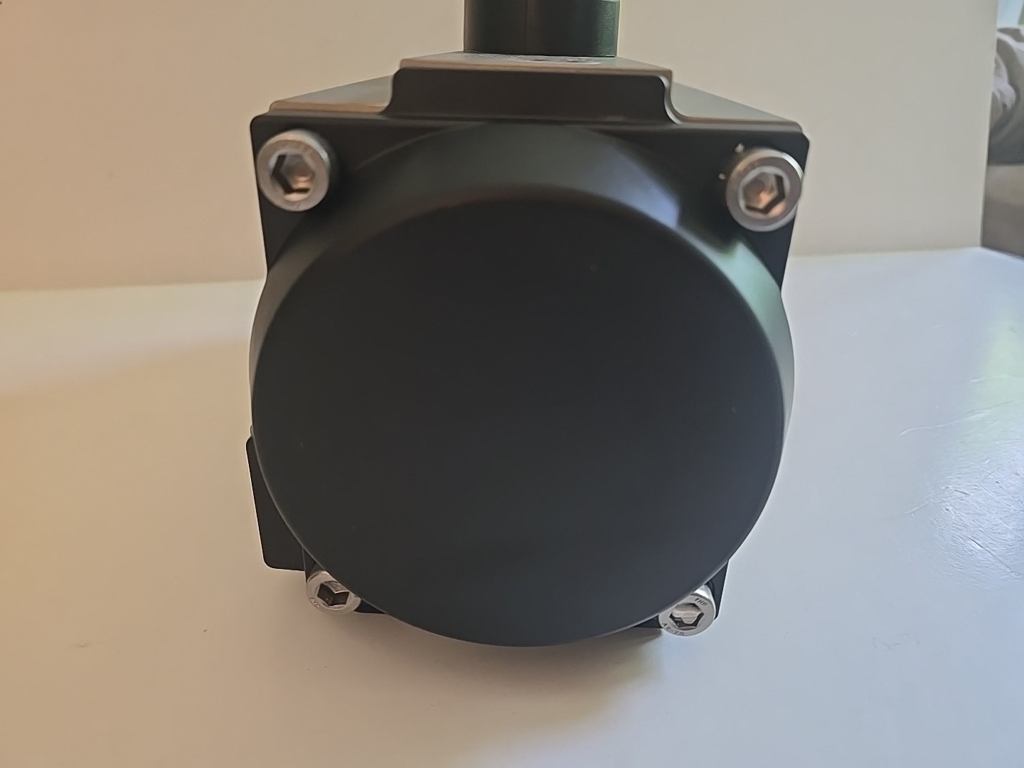 AVCO CSR105V-12 35-150 PSIg Operating Temp -5°c To 190°F. Standard Stroke 90°