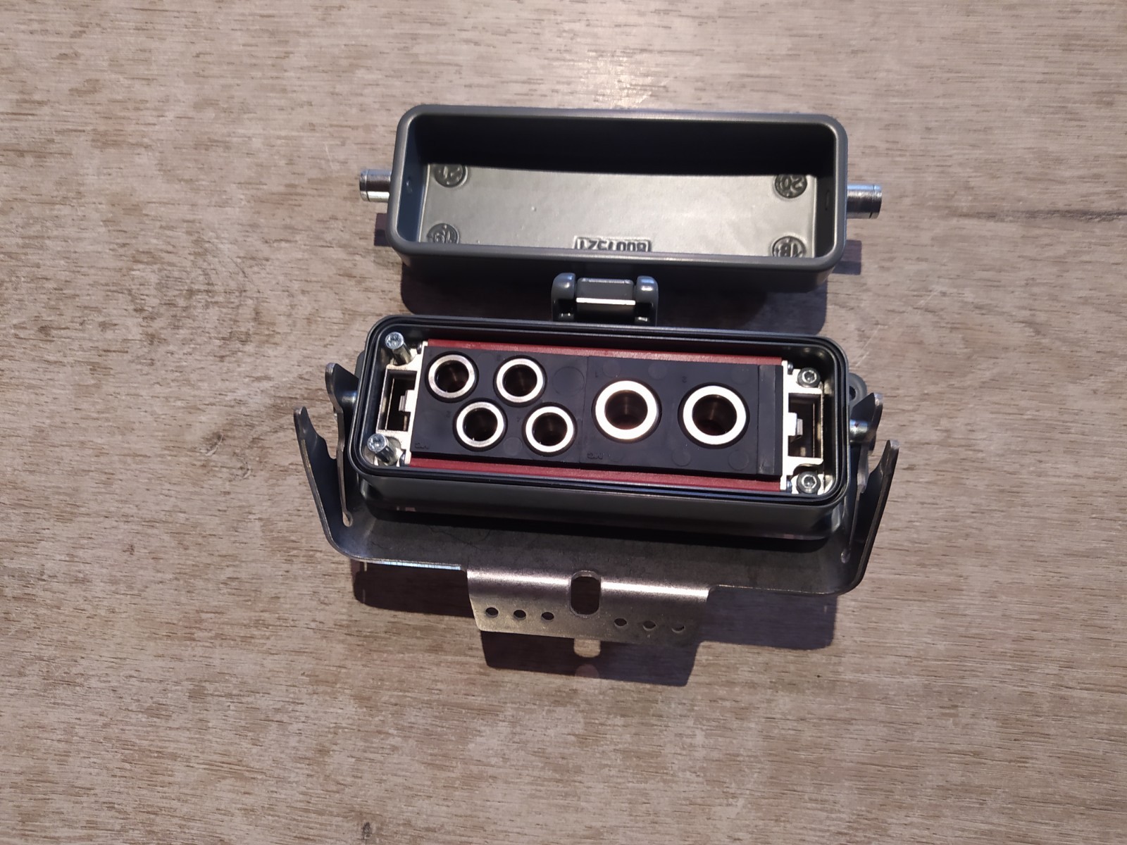 STAUBLI COMBITAC 8007521 INDUSTRIAL CONNECTOR [NEW]