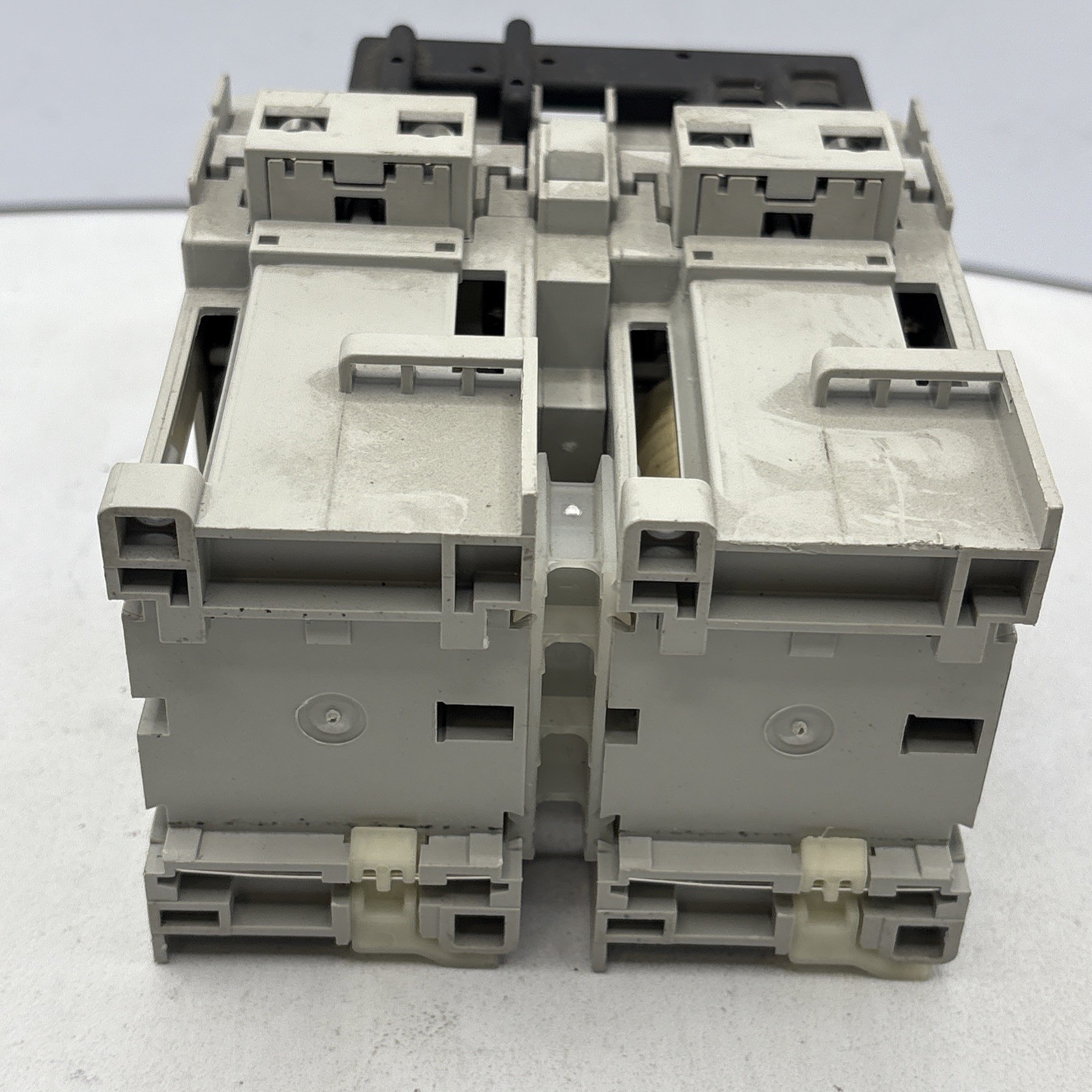 ALLEN BRADLEY 104-C09DJ22 B REVERSING CONTACTOR WITH 2 100-C09D*10 A Coils