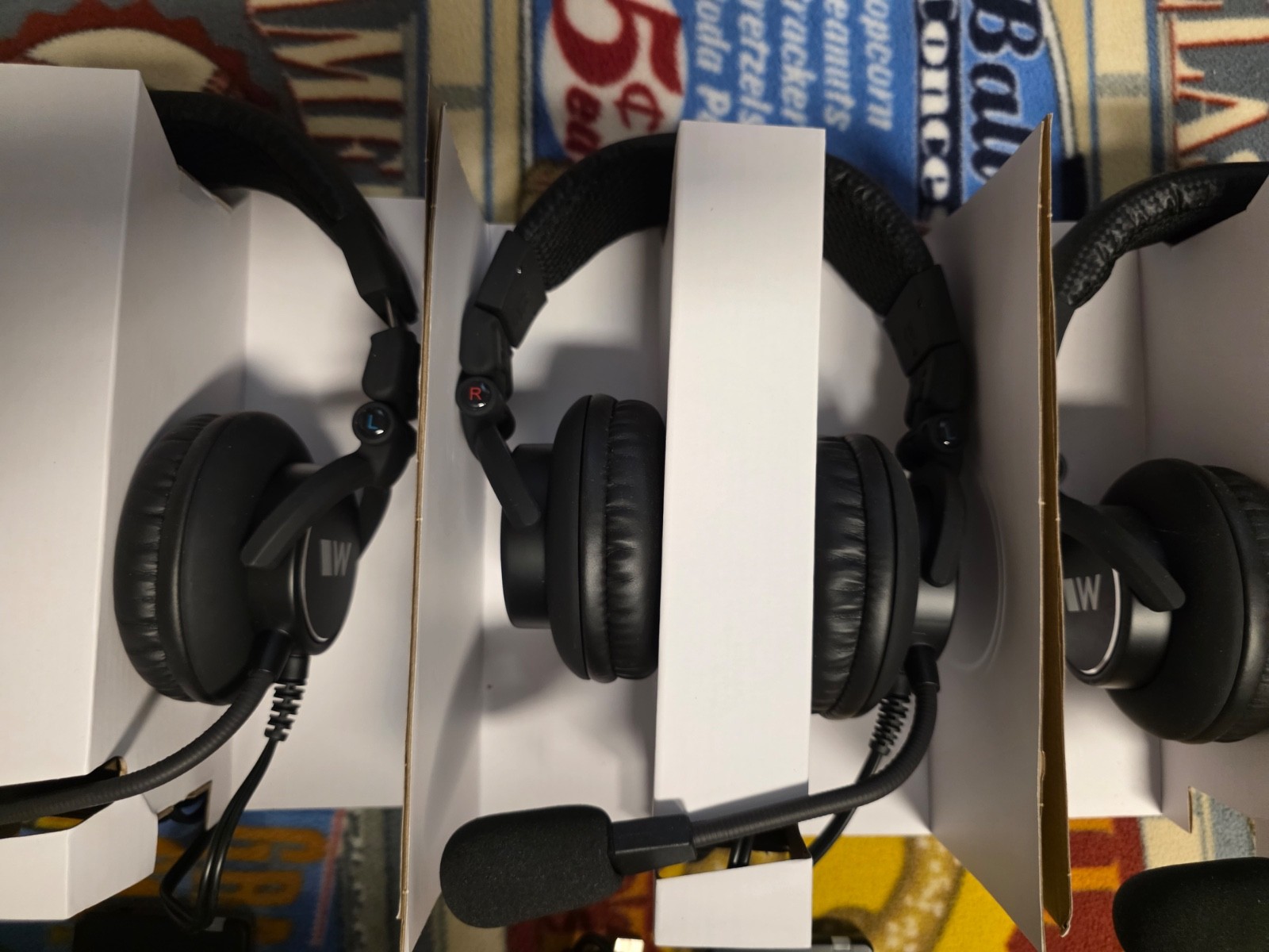 William AV Brand New 3 MIC 158 Headset & 3 DLT 400 Digi-Wave Personal Comm sys