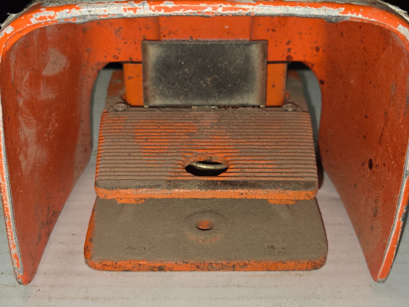 LineMaster 571-DWH Hercules Foot Switch 1