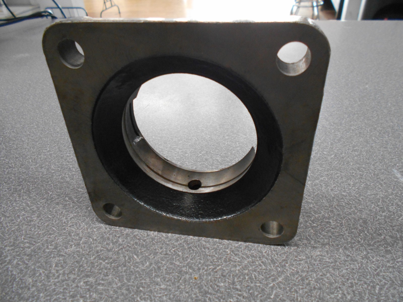 Burns/Tisco 80mm 4-Bolt Greasable Bearing Flange. F80-R. NEW!