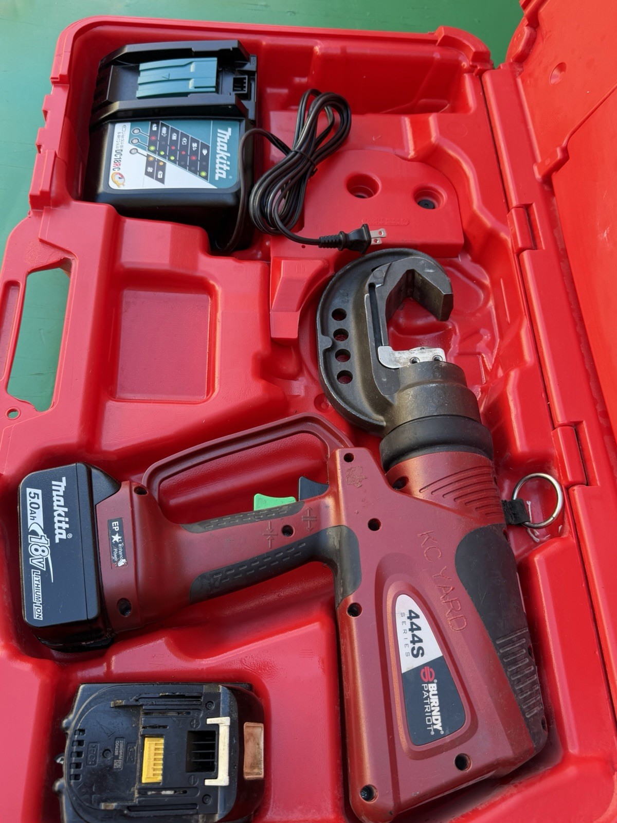 Burndy Patriot 444S Series Battery Actuated Hydraulic Crimping Tool w/ Batteries