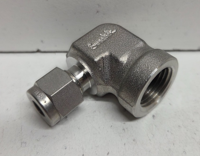 NEW NO BOX! SWAGELOK 1/4″ TUBE OD X 3/8″ FNPT STAINLESS STEEL ELBOW SS-400-8-6