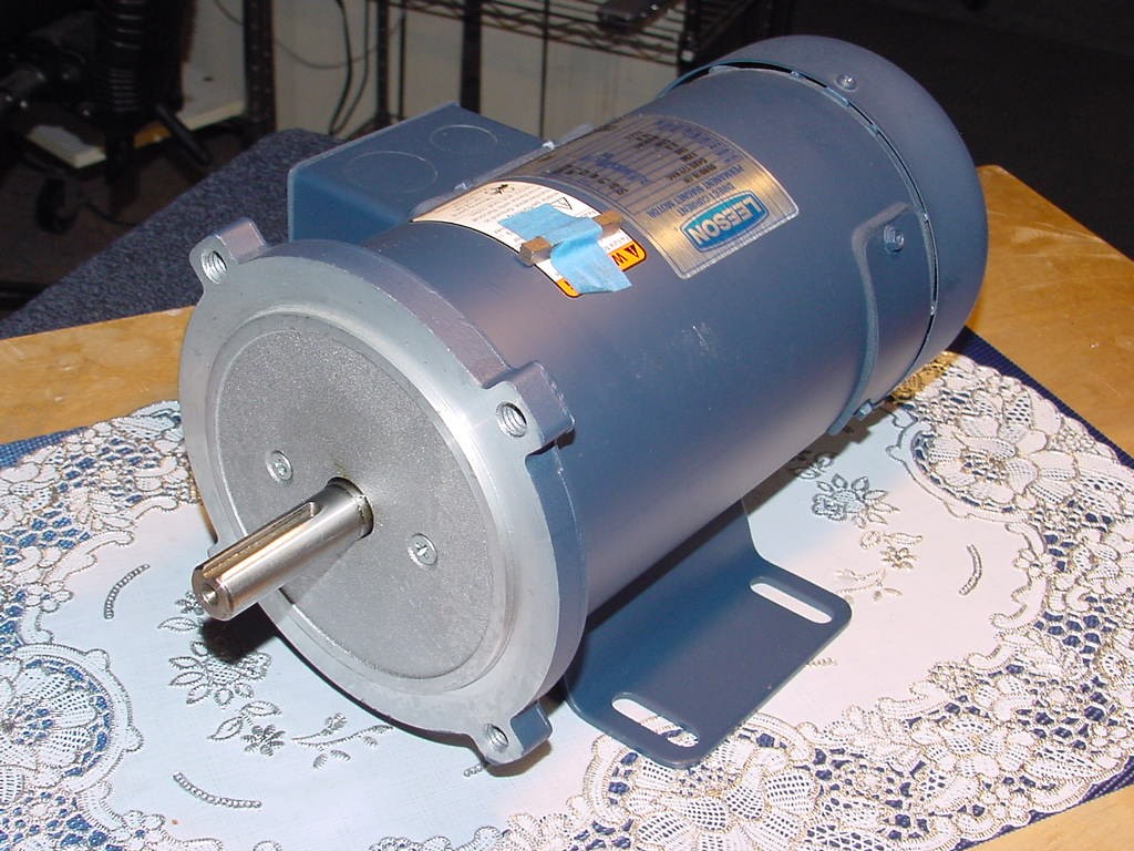 Leeson 098008.00, Permanent Magnet DC SCR Motor, 1/2 HP, 1750RPM, 180VDC, New