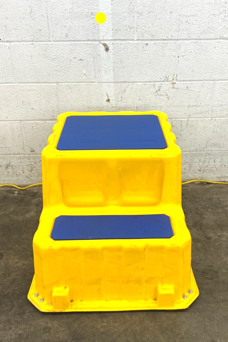 PREMIER PLASTICS POLYETHYLENE 2 STEP STOOL OAD LENGTH 21″ WIDTH 34″ HEIGHT 20″