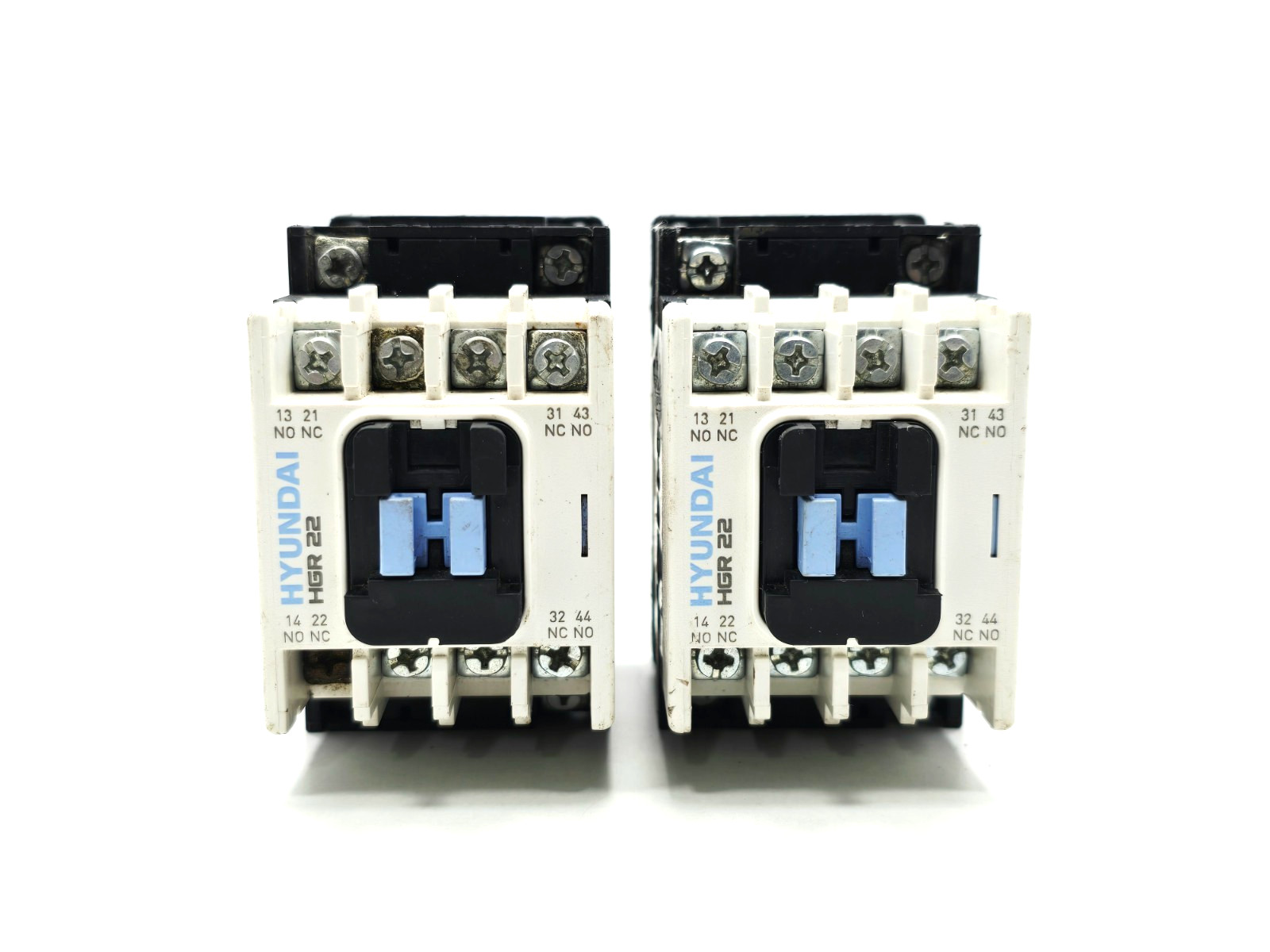 HYUNDAI HGR 22 AUXILIARY RELAY IEC/EN 60947-5-1 ( HGR22 ) LOT OF 2