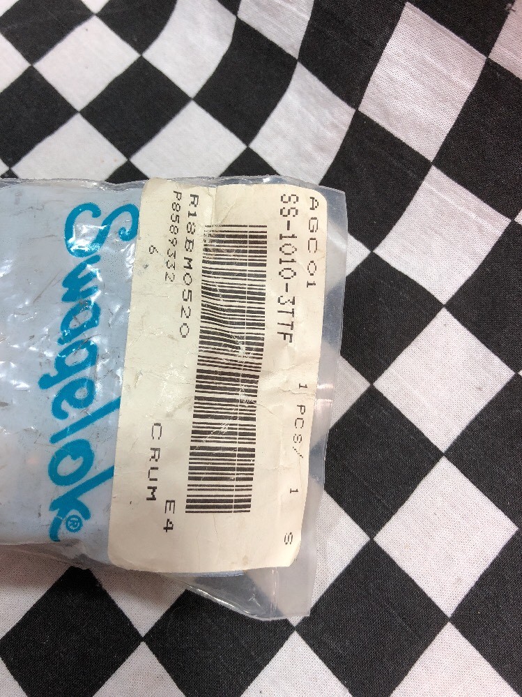 SWAGELOK Female Branch Tee 5/8″ TUBE X 1/2″ FNPT SS-1010-3TTF, SHIPSAMEDAY#131Q6