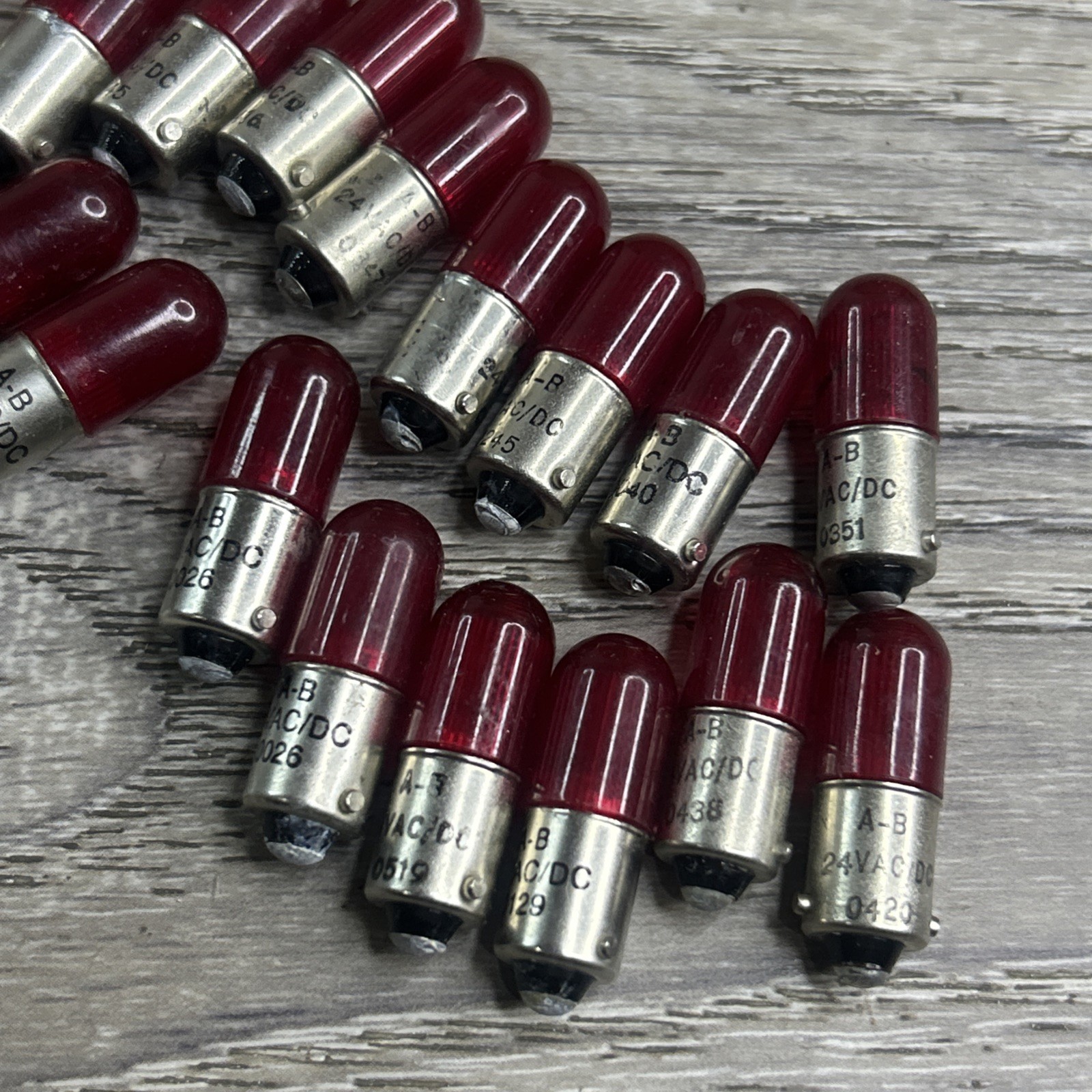 Allen Bradley Red Pilot Bulb 800T-N319R 24 VAC/DC Oem Genuine Lot Of 20
