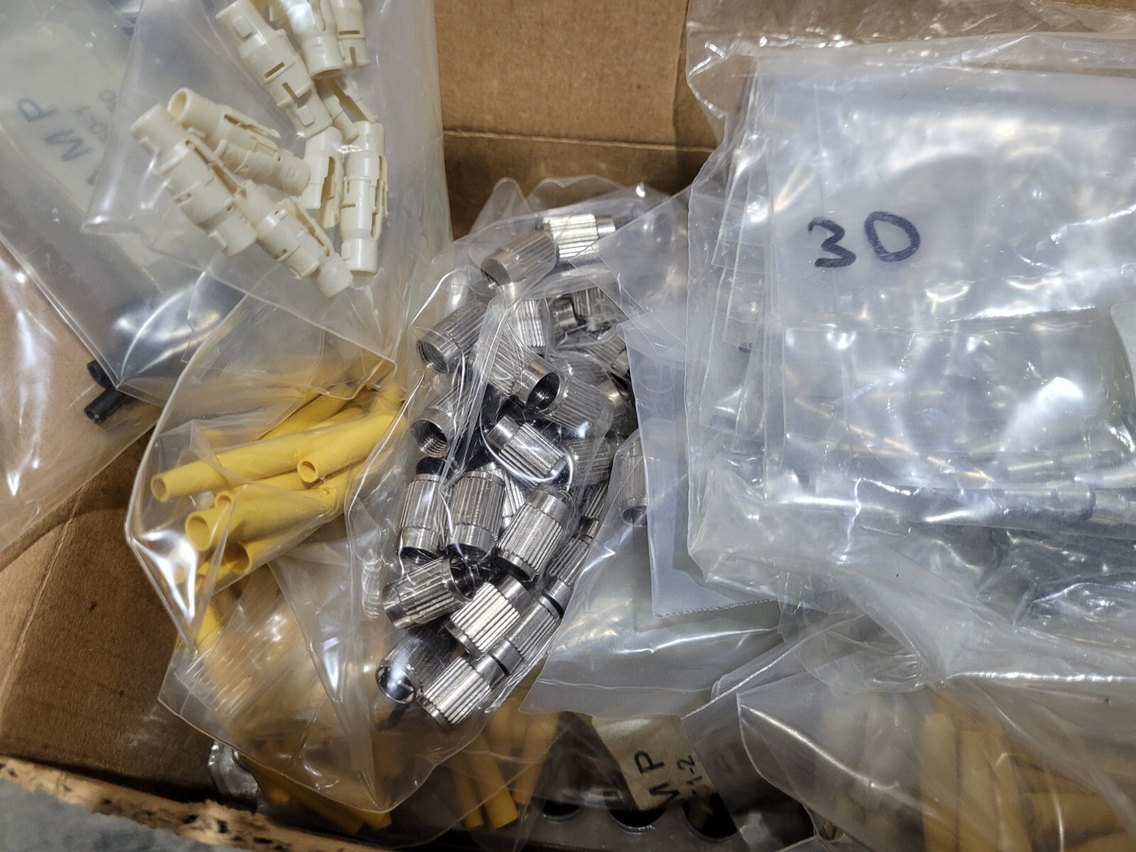 (1 PC) 504648-6 TE Connectivity Conn FC Single Mode 3mm KIT Bulk