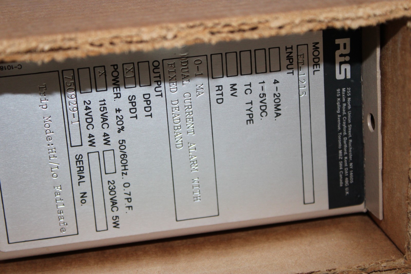 RIS ET-1215 115VAC NEW IN BOX SURPLUS VOLTAGE CURRENT ALARM