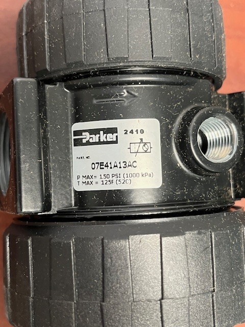 Parker 07E41A13AC FILTER / REGULATOR 3/4IN NPT PORT 125PSIG New