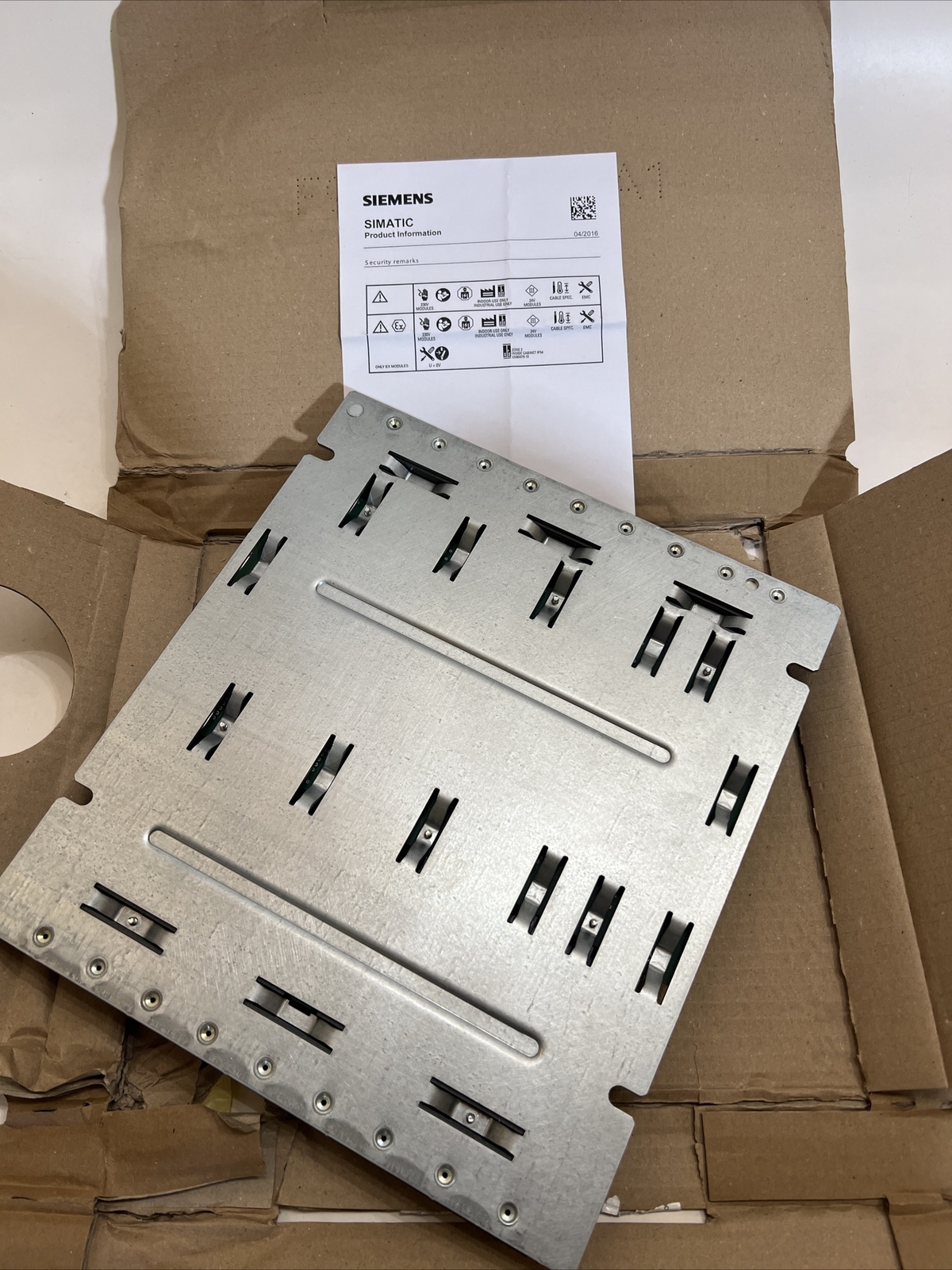 SIEMENS Simatic S7-400 RACK, 1JA01-OAAO New & Free Shipping