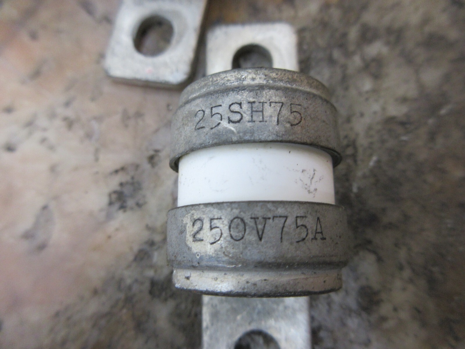 KYOSAN CLEAR UP FUSE 25SH75 LOT OF 3 PIECES