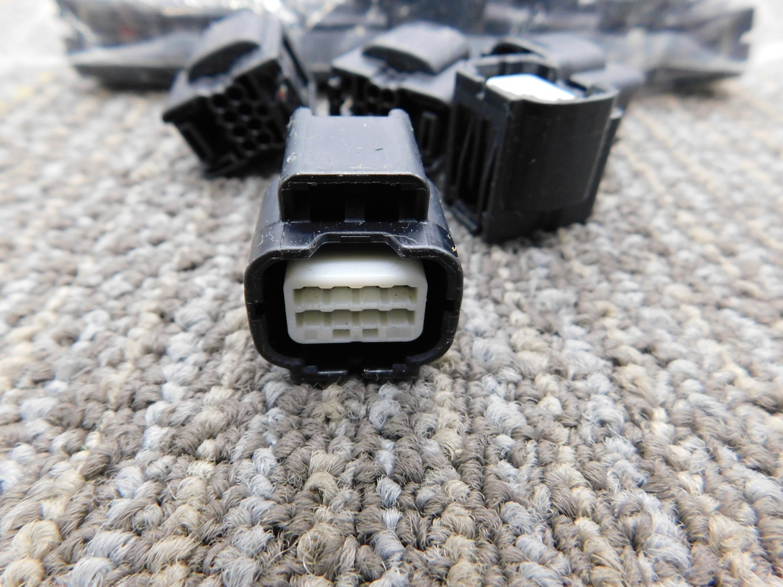 NEW 50-Pack Yazaki 7283-2148-30 Automotive Connectors