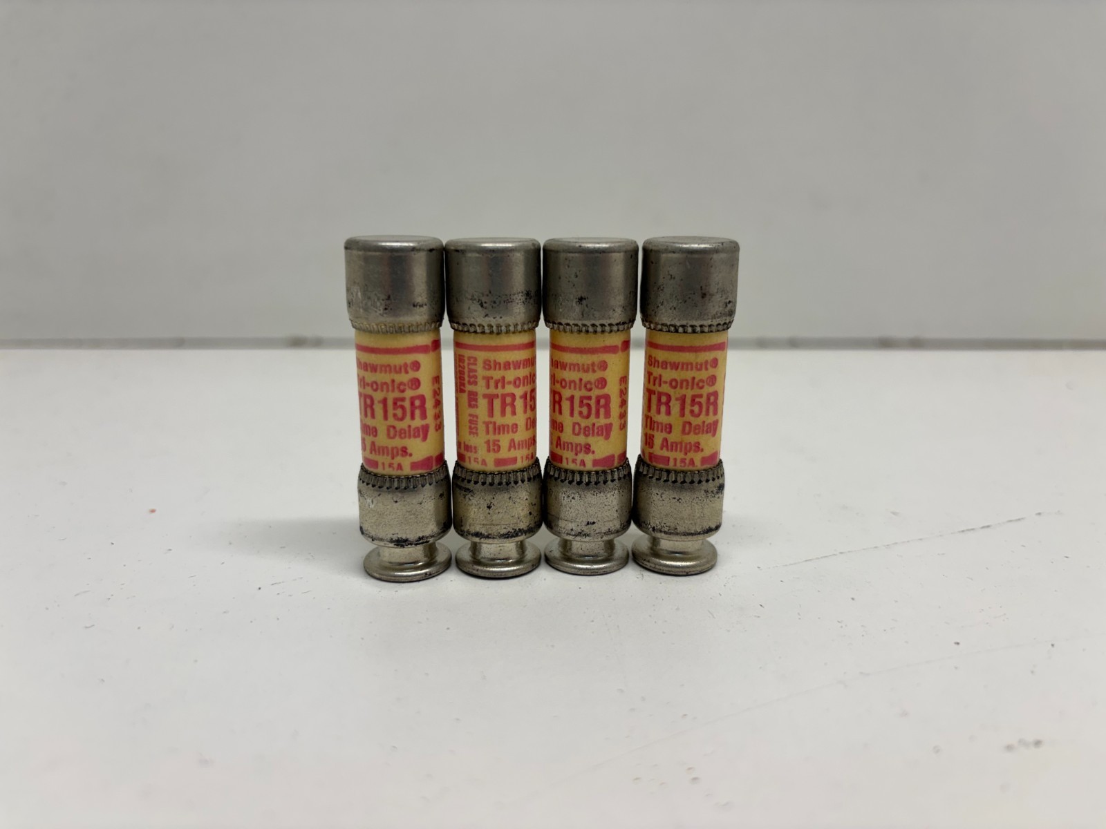 LOT OF 4 NEW OLD STOCK! GOULD SHAWMUT 250V 15A TIME DELAY FUSES TR15R
